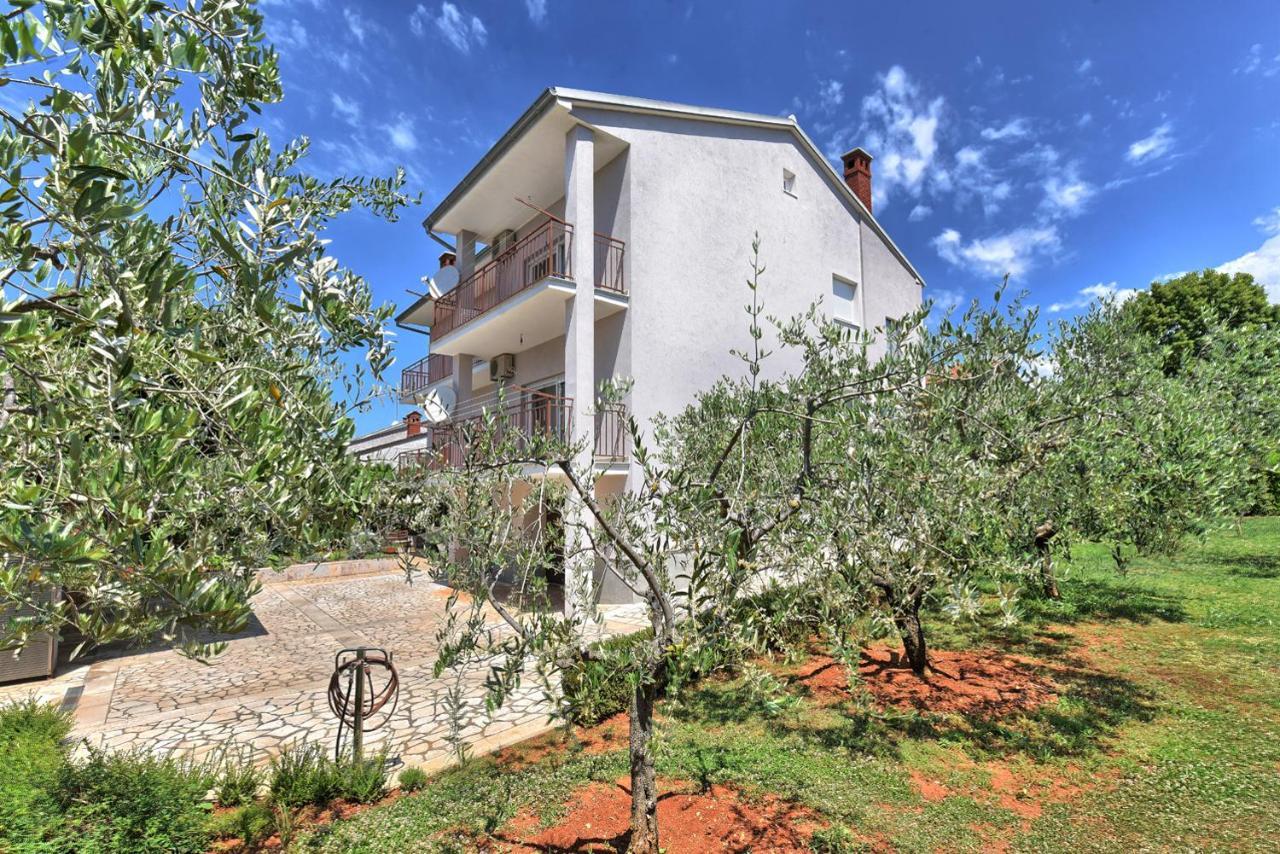 Brezac Olive Garden Apartment Fazana Exterior photo